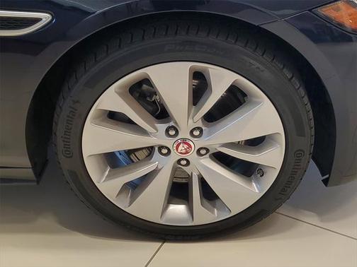 2022 Jaguar XF R-Dynamic SE P300 AWD Automatic