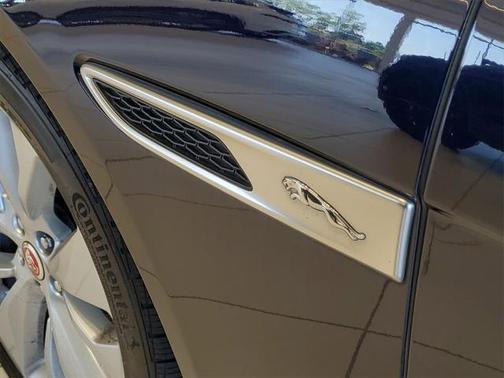 2022 Jaguar XF R-Dynamic SE P300 AWD Automatic