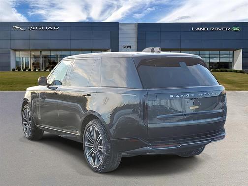 2026 Land Rover Range Rover P400 SE 7 Seat