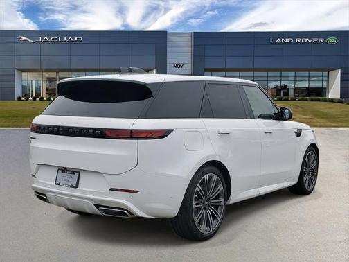 2025 Land Rover Range Rover Sport SE