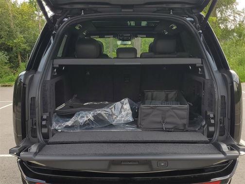 2025 Land Rover Range Rover P400 SE