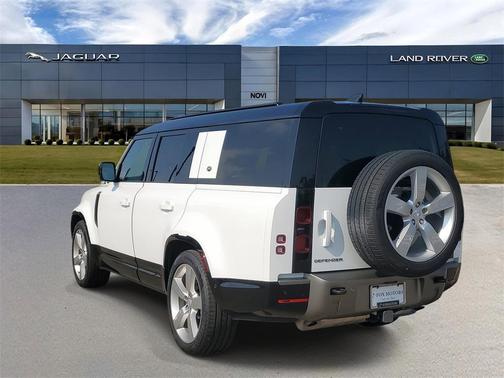 2024 Land Rover Defender 130 P400 X-Dynamic SE