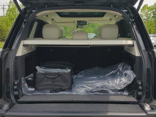 2025 Land Rover Range Rover P530 SE