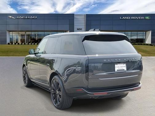 2025 Land Rover Range Rover P530 SE