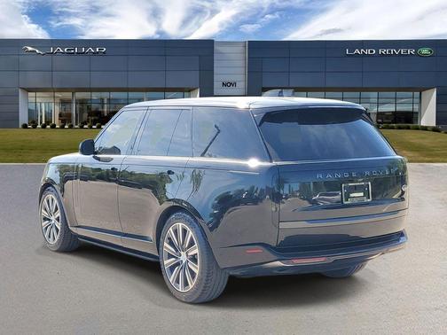 Black 2023 Land Rover Range Rover P400 SE