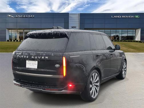 2023 Land Rover Range Rover P530 SE