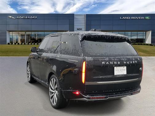 2023 Land Rover Range Rover P530 SE