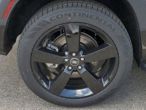 Carpathian Grey Premium Metallic 2025 Land Rover Defender 130 P400 X-Dynamic SE