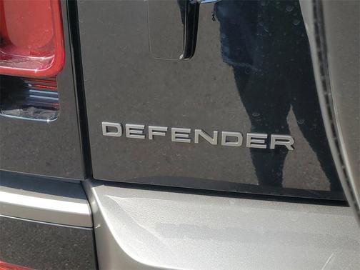 2024 Land Rover Defender 130 P400 X-Dynamic SE