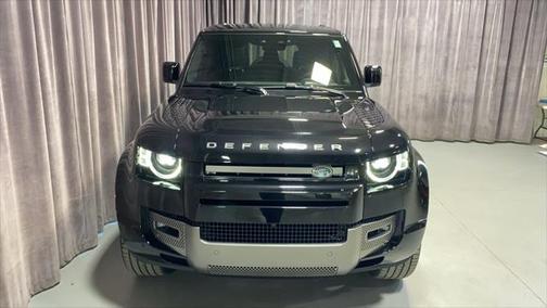2024 Land Rover Defender 130 P400 X-Dynamic SE