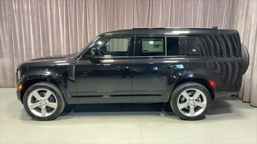 2024 Land Rover Defender 130 P400 X-Dynamic SE