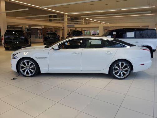 Fuji White 2019 Jaguar XJ XJL Portfolio