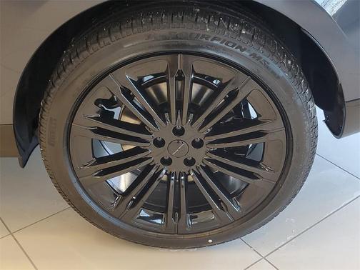 2026 Land Rover Range Rover P530 SE