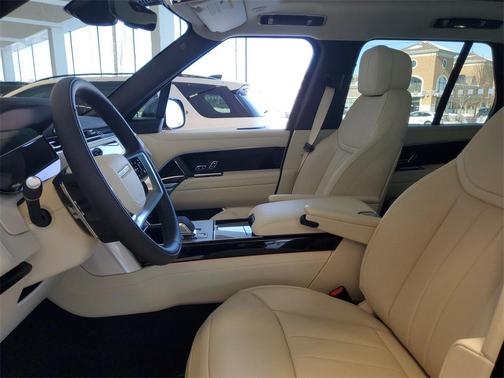 2026 Land Rover Range Rover P530 SE