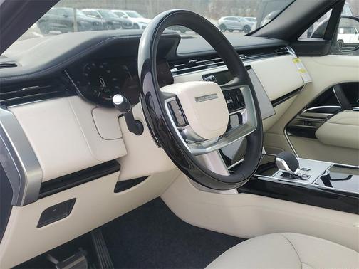 2026 Land Rover Range Rover P400 SE