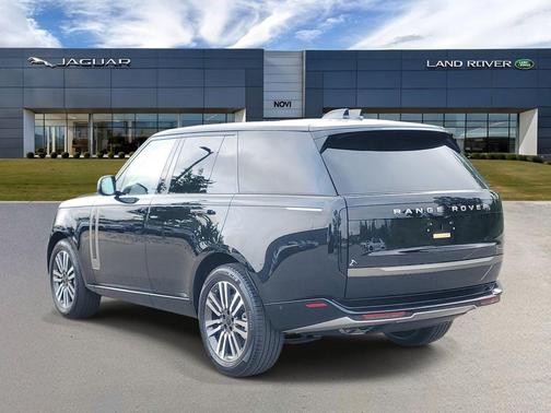 Santorini Black 2026 Land Rover Range Rover P530 SE