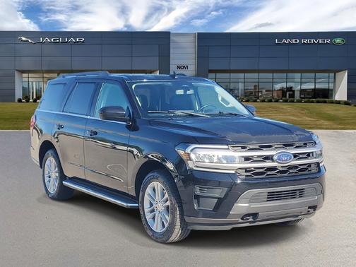 Black Metallic 2022 Ford Expedition XLT