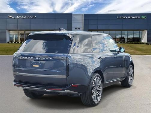 2025 Land Rover Range Rover P530 SE
