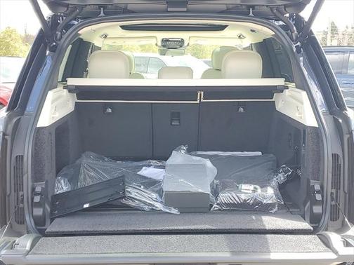 2025 Land Rover Range Rover P530 SE