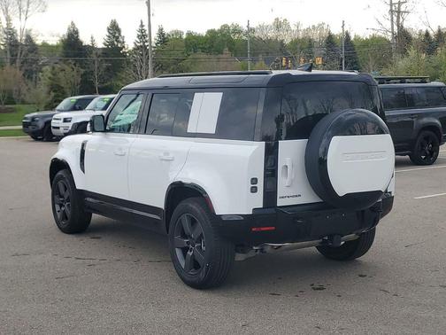 Fuji White 2026 Land Rover Defender P400 X-Dynamic SE