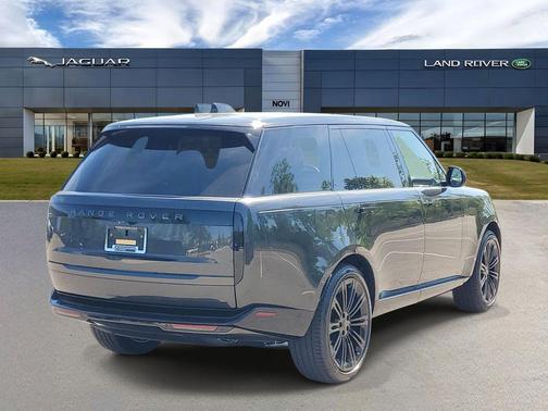 Grey 2026 Land Rover Range Rover P400 SE 7 Seat
