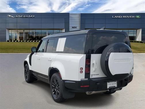 2025 Land Rover Defender 130 P400 X-Dynamic SE