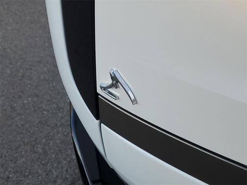 2025 Land Rover Range Rover P400 SE