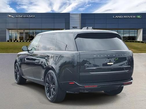 2025 Land Rover Range Rover P530 SE 7 Seat