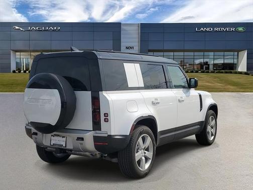 2025 Land Rover Defender 110 P400 S