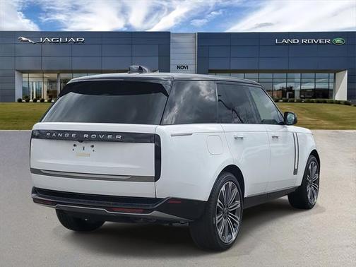 2025 Land Rover Range Rover P530 SE