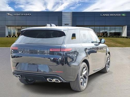 2025 Land Rover Range Rover Sport SE