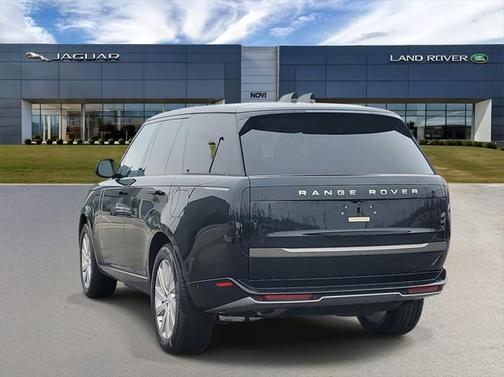 2025 Land Rover Range Rover P550e SE