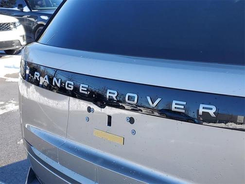 2026 Land Rover Range Rover P400 SE