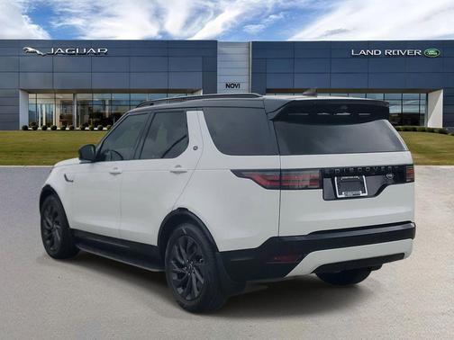 Fuji White 2023 Land Rover Discovery P300 S R-Dynamic