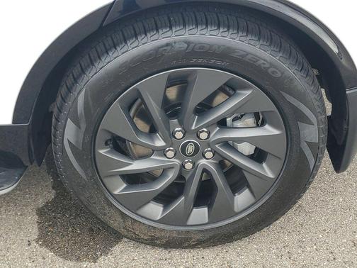 Fuji White 2023 Land Rover Discovery P300 S R-Dynamic