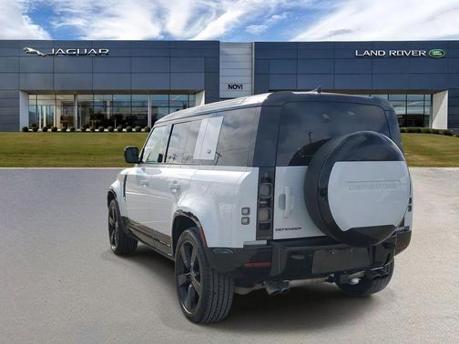 2023 Land Rover Defender 110 V8