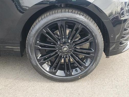 2026 Land Rover Range Rover Velar P250 SE R-Dynamic