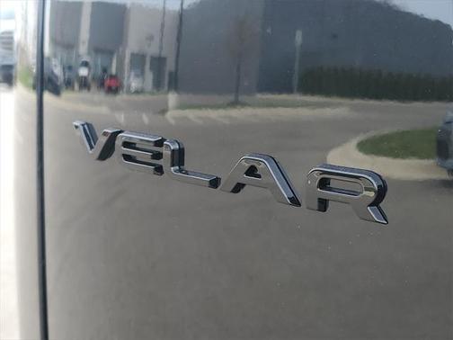 2026 Land Rover Range Rover Velar P250 SE R-Dynamic