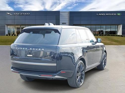 2025 Land Rover Range Rover P530 SE