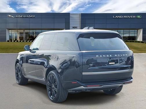 2025 Land Rover Range Rover P530 SE