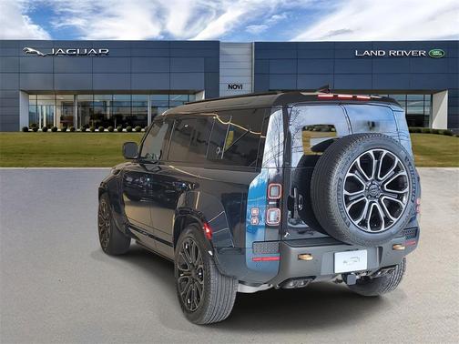 2026 Land Rover Defender 110 V8