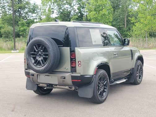 Pangea Green Metallic 2022 Land Rover Defender 90 X-Dynamic S