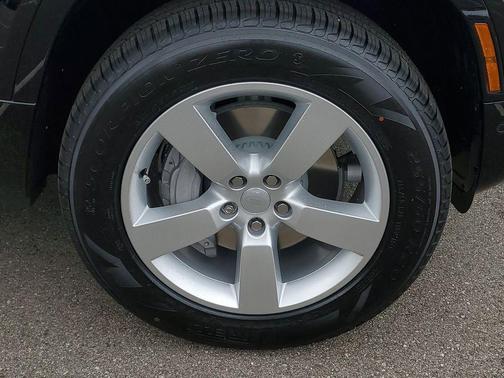 2025 Land Rover Defender 130 P400 X-Dynamic SE