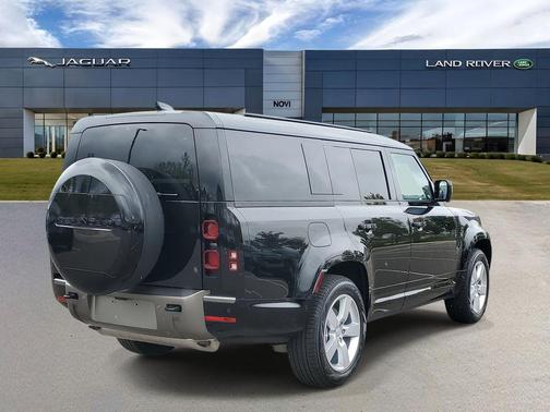 2025 Land Rover Defender 130 P400 X-Dynamic SE