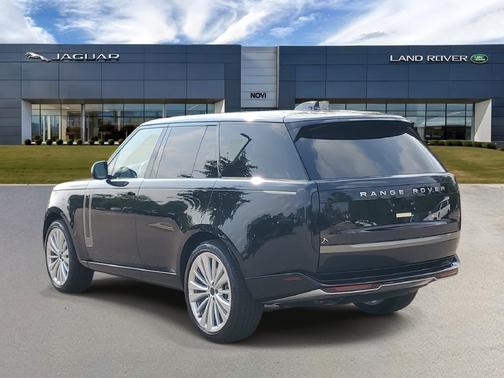 Santorini Black 2026 Land Rover Range Rover SE