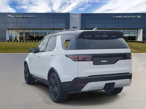 2025 Land Rover Discovery P360 Dynamic SE