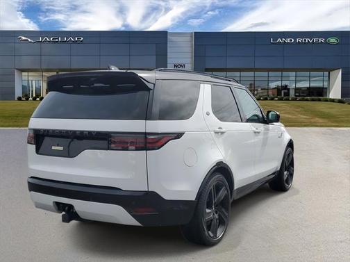 2025 Land Rover Discovery P360 Dynamic SE