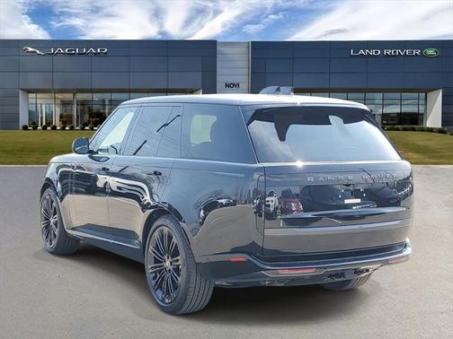 2025 Land Rover Range Rover P530 SE