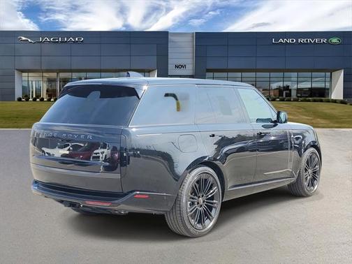 2025 Land Rover Range Rover P530 SE
