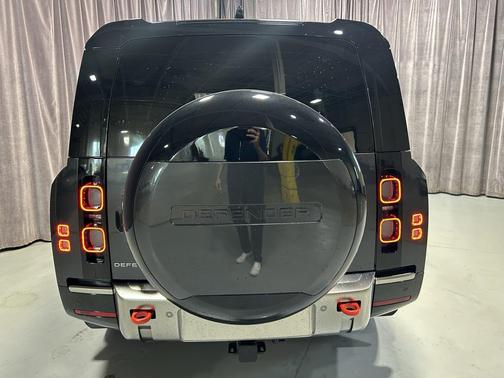 2024 Land Rover Defender 130 P400 X